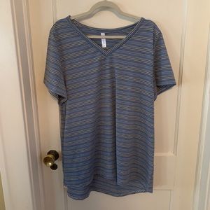 NWT LuLaRoe Christy Tee